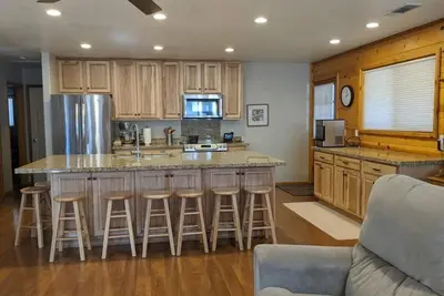 Image de Paradise Cabin in the Pines<br>Comfortable Patios and porch swing <br>Watch kids play