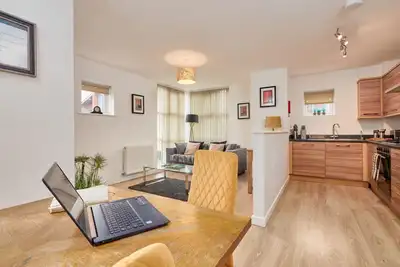 Image de 2br+2Bathroom: Nr Tram Stop, Balcony, Fast WiFi