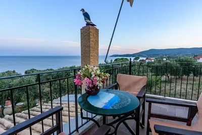 Image de Eros cozy, perfect location, panoramic sea view