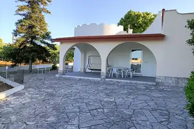 Image de Ostuni Villa con Veranda e Campo da Tennis ad 1 km. da Ostuni e 7 km. dal Mare