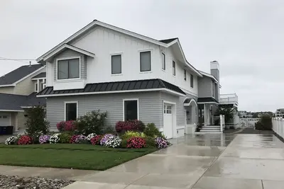 Image de Bay Front Property on Prestigious Deep Water Lagoon