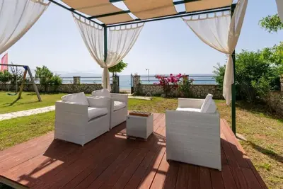 Image de Oceanfront Private Villa in the heart of Corfu in Barbati