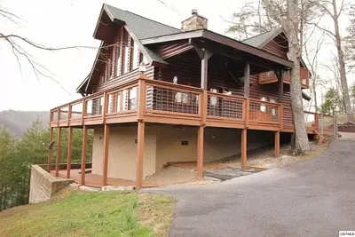 Image de Smoky Mountain Peak - Luxury Family Cabin