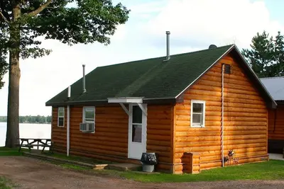 Image de Chief Lake Lodge Resort Cabin #3