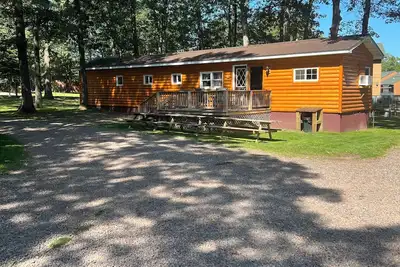 Image de Chief Lake Lodge Resort Cabin #9