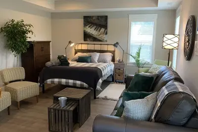 Image de Little Jon’s Studio. . .