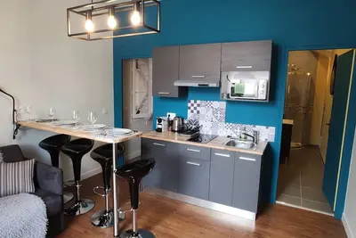 Image de Premium = T2 à 5 minutes à pied du centre-ville et parking privé