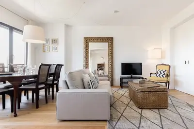 Image de Luxuoso Apartamento T4 com 4 Banhos no Centro de Lisboa/ Gulbenkian