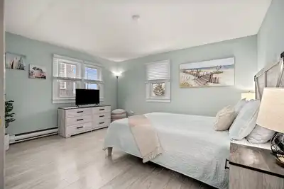 Image de 3 Br, Walk to Beach, Fire Pit & Yard, Pet Friendly