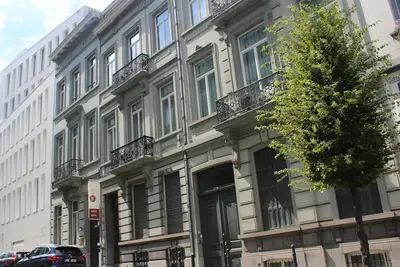 Image de Spacious Business Suites. Fully equipped kitchen. Great location.