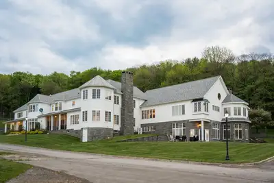 Image de Estate at Fly Creek