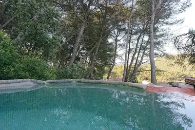 Image de Charmante villa avec piscine dans la pinède