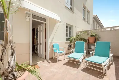 Image de Luminous and spacious house with terrace. Wifi available.