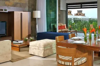 Image de Luxueux Grand Maître Luxxe Villa à Riviera Maya (golf / avantages de spa)