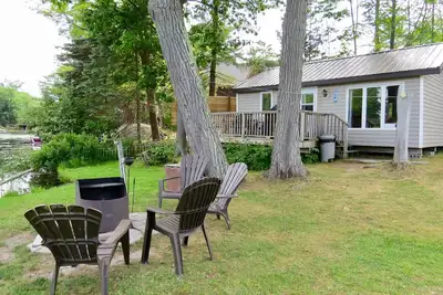 Image de 3 Bedrm Waterfront Cottage, Canoe, Kayaks, Wifi