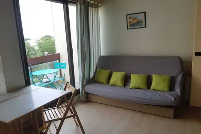 Image de Lumineux Studio avec Mezzanine, Balcon et Piscine à La Rochelle