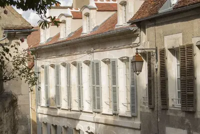 Image de Grande maison avec jardin  pour séjour entre amis ou en famille.