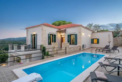 Villa Arietta (sleeps up to 7)