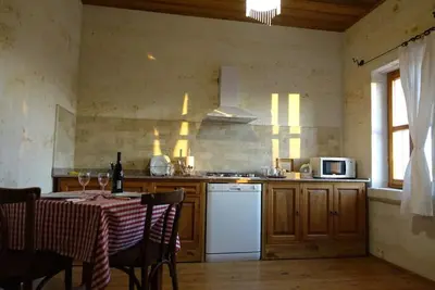Image de 3-Bedroom Stone House with a View