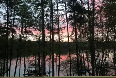 Image de Cozy Pet Friendly Cottage, 2 story Deep Water Dock - bring your boat!