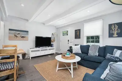 Image de Adorable Beach Cottage - Private Beach Association