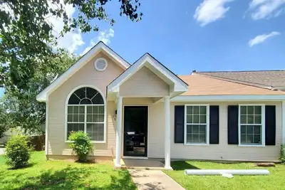 Image de Home Sweet Home - Newly Renovated  Property-Located near Robins Afb