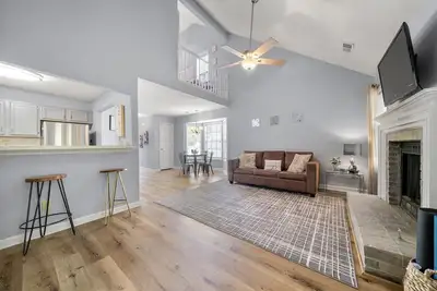 Image de Shabby Chic Suburban Hideaway, near Truist Park!