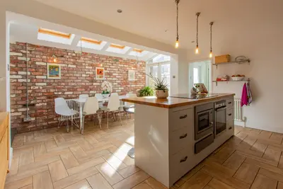 Image de Stroll To The City Centre In From Chic Refurbished Townhouse