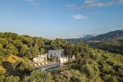 Image de MariAndry Villa, Secluded Retreat with Pool & HotTub