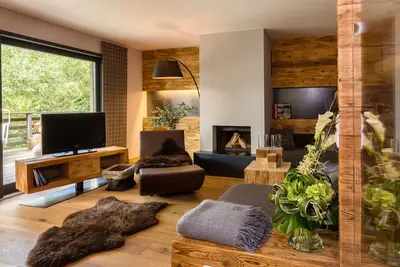 Image de South Tyrolean chalet vacation above the clouds