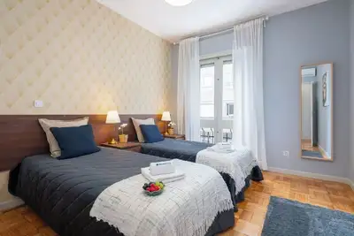 Image de HostWise - Elegant Modern Flat w/ Balcony