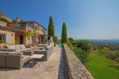 Image de Fabulous property with heated pool just outside Cucuron