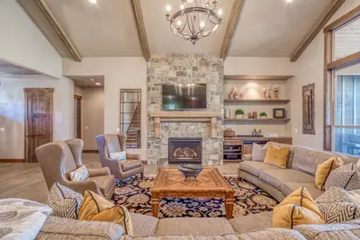 Image de Caldera Springs Lodge - Hot Tub and Golf Course Views