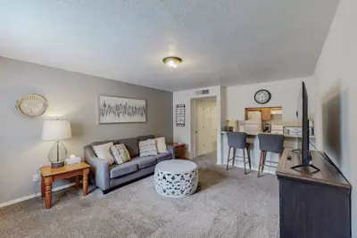 Image de Modern Retreat, near Old Town