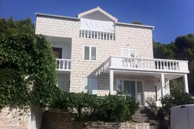 Image de Appartement de deux chambres avec la terrasse et la vue sur le mer Brna, Korcula (A-18288-a)