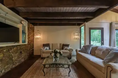 Image de South Asheville Solitude