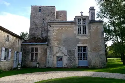 Image de Château  de Champdolent   du Xiv °  de Marie de Valois, fille de Charles Vii