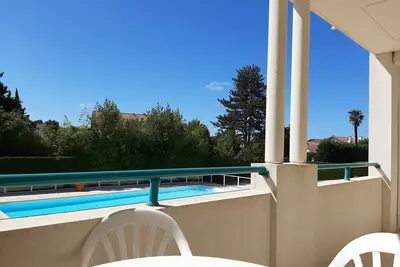 Appartement à Ciboure avec Terrasse, Piscine Chauffée et Parking - Idéal Golf et Plage