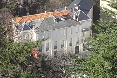 Image de Large 17 bedroom holiday home in French Pyrenees with private garden and pool