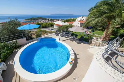 Image de Maison de vacances privée avec climatisation, piscine privée, Wifi, bain à remous, Tv, terrasse