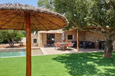 Image de villas-majos : Superbe bergerie vue mer et montagne avec piscine chauffée