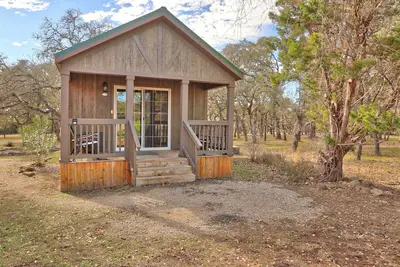 Image de Dance Hall Cabin Near Jacob's Well! Sleeps 4