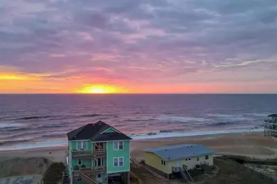 Image de Spiritual Sunrises and Glorious Sunsets, right on the Beach, dogs welcome!