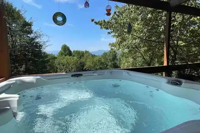 4 Cabins/Mountain Views /Jacuzzi/Wi-Fi/Large Groups