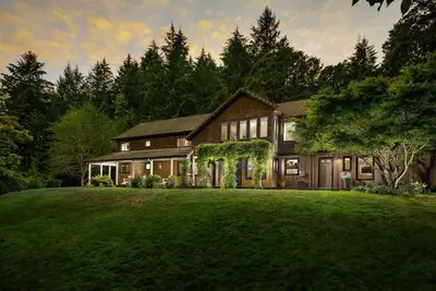 Image de Exquisite Manor Surrounded by Private Meadows, Forests, Trails, w\/ Fire-Pit and Stocked Fishing Lake