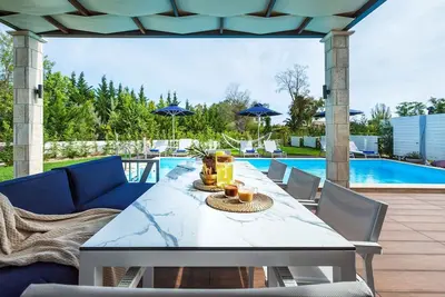 Image de Luxury Halkidiki Villa | Deluxe 5 Bedroom Villa | Private Pool | Pefkochori