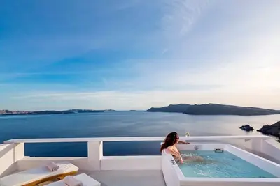 Image de Luxury Santorini Villa | Pure Bliss Villa | Outdoor Plunge Pool | Sea & Caldera View | 1 Bedroom | Oia