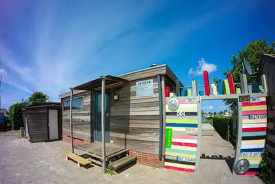 Image de Chalet Valentina avec sauna au bord du Lauwersmeer