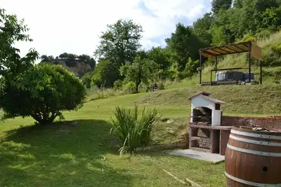 Joli appartement pour 5 personnes avec Wifi, bain à remous, Tv, animaux admis et parking