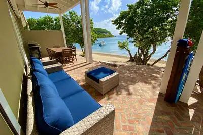 Image de Beachfront-Jacuzzi, Kayaks, SUPs, Snorkel Gr, No Stairs, Near Town -Generator